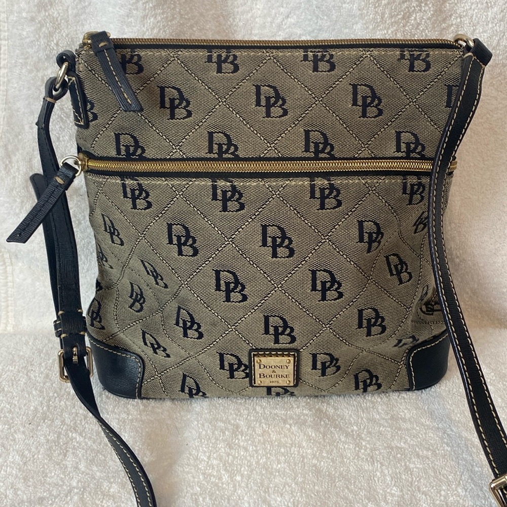 Dooney & Bourke Quilt Stitch Crossbody Bag